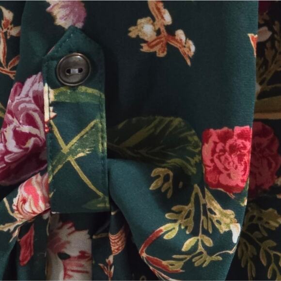 Maurices Roll Tab Floral Green Women's Top Plus Size‎ 3X - Picture 5 of 8